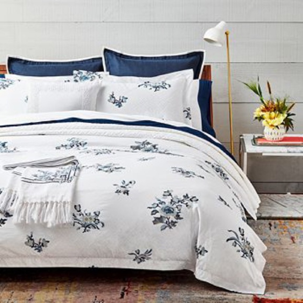 New! Ralph Lauren Blanc Bleu Fallon Floral Sateen
Duvet Queen+ 2 St Shams $615🤍 - Picture 3 of 16